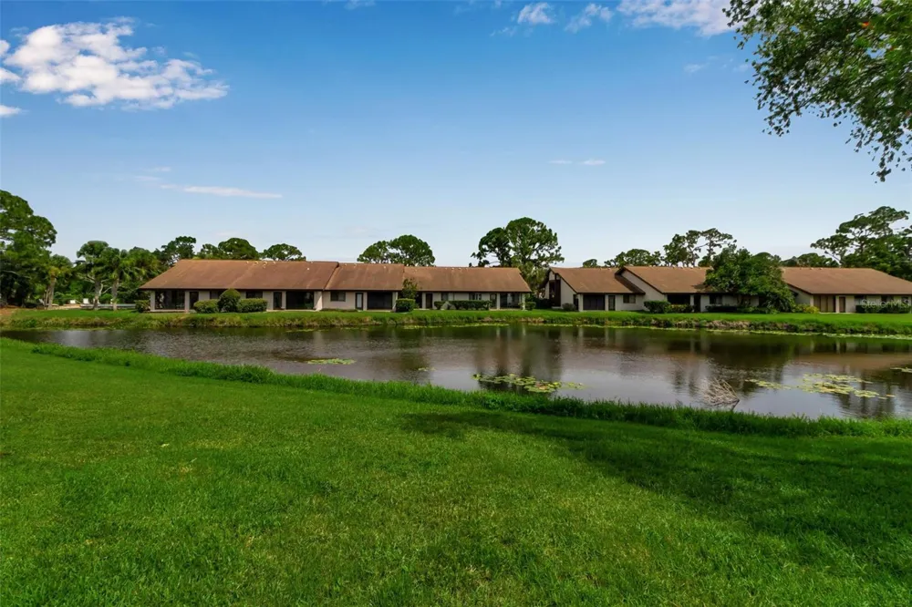 5224 LAKE VILLAGE DRIVE #67 Sarasota, FL 34235
