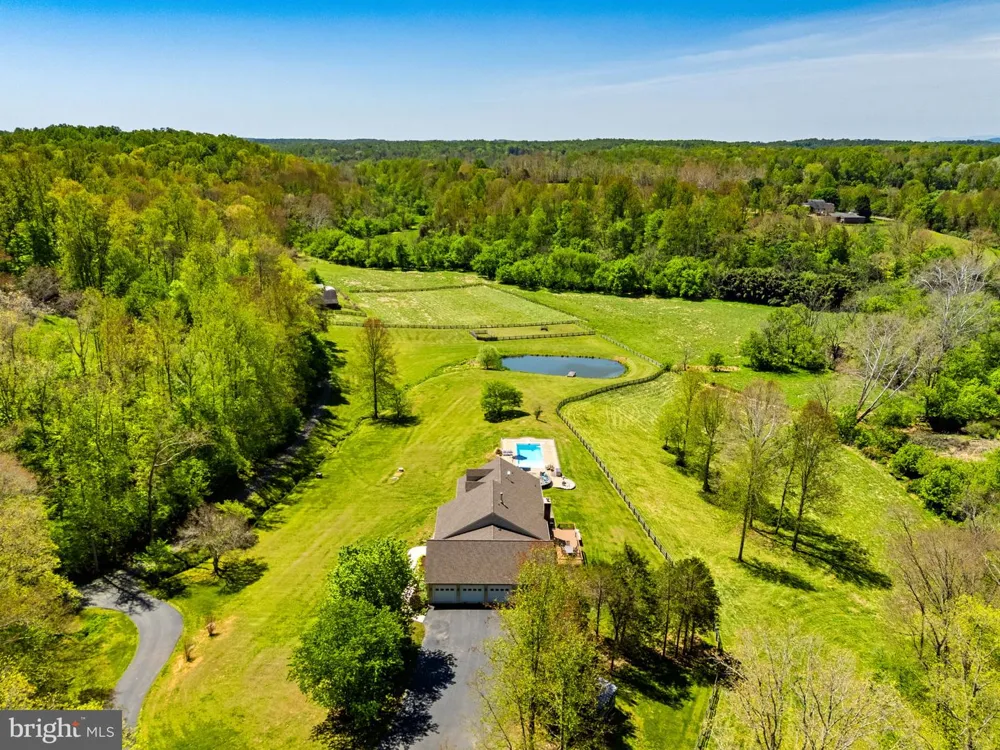 7312 OAK LANE Marshall, VA 20115