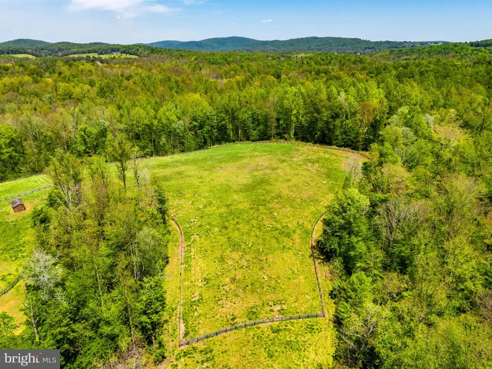 7312 OAK LANE Marshall, VA 20115