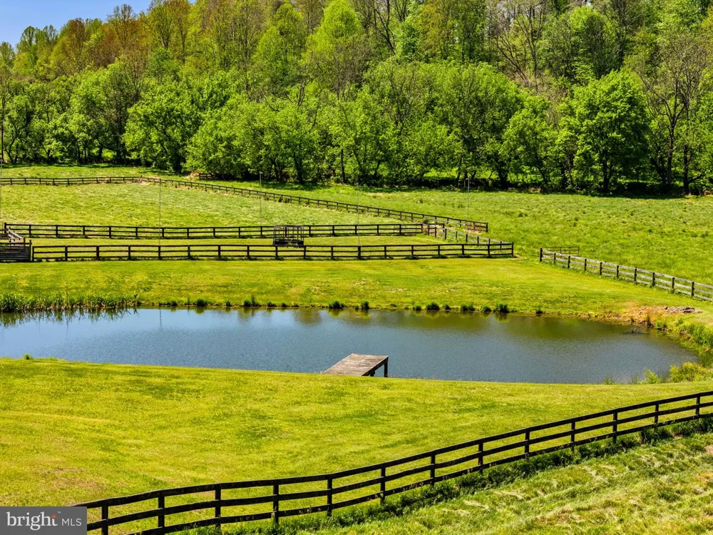 7312 OAK LANE Marshall, VA 20115
