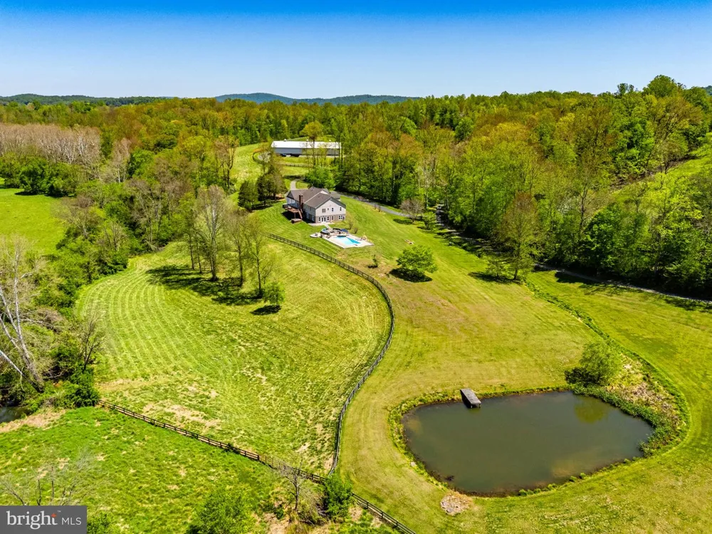 7312 OAK LANE Marshall, VA 20115