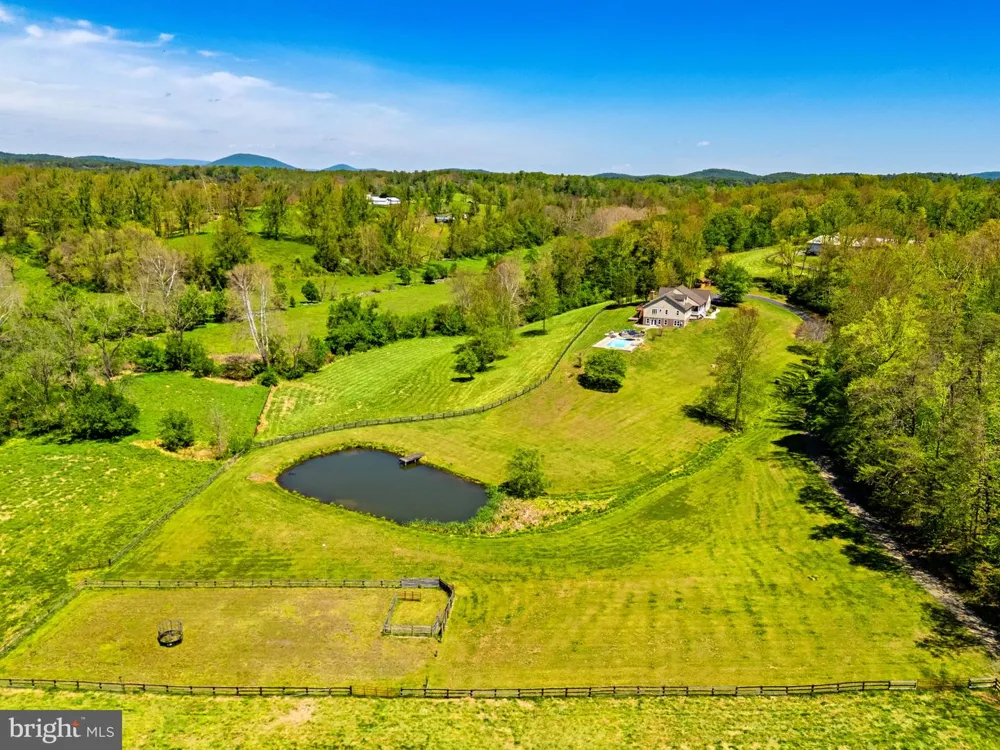 7312 OAK LANE Marshall, VA 20115