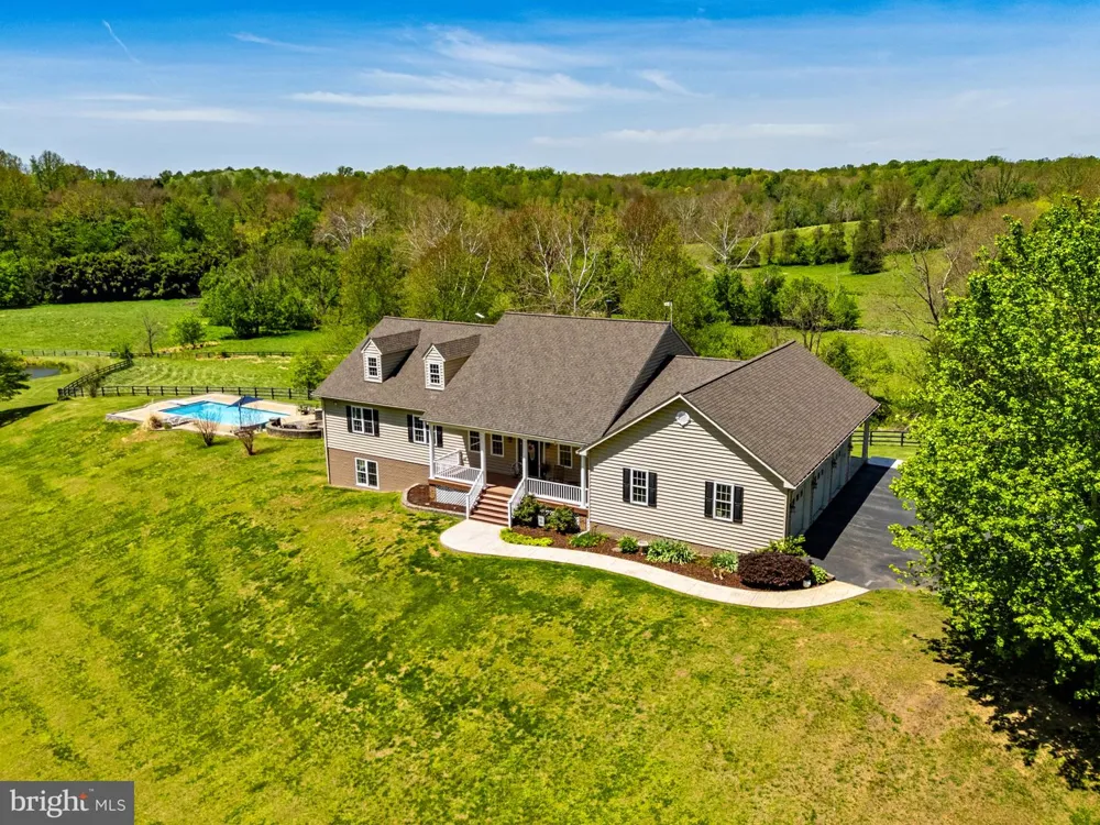7312 OAK LANE Marshall, VA 20115