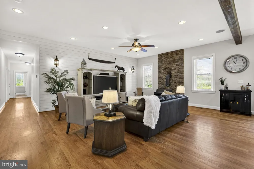 7312 OAK LANE Marshall, VA 20115