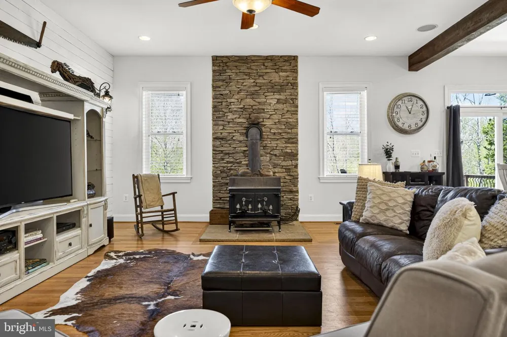 7312 OAK LANE Marshall, VA 20115
