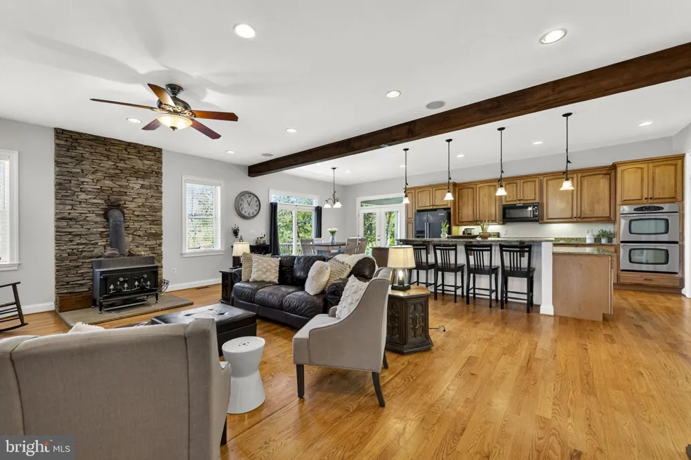 7312 OAK LANE Marshall, VA 20115