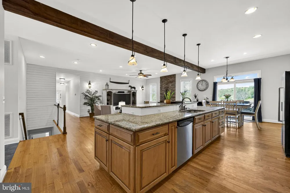 7312 OAK LANE Marshall, VA 20115