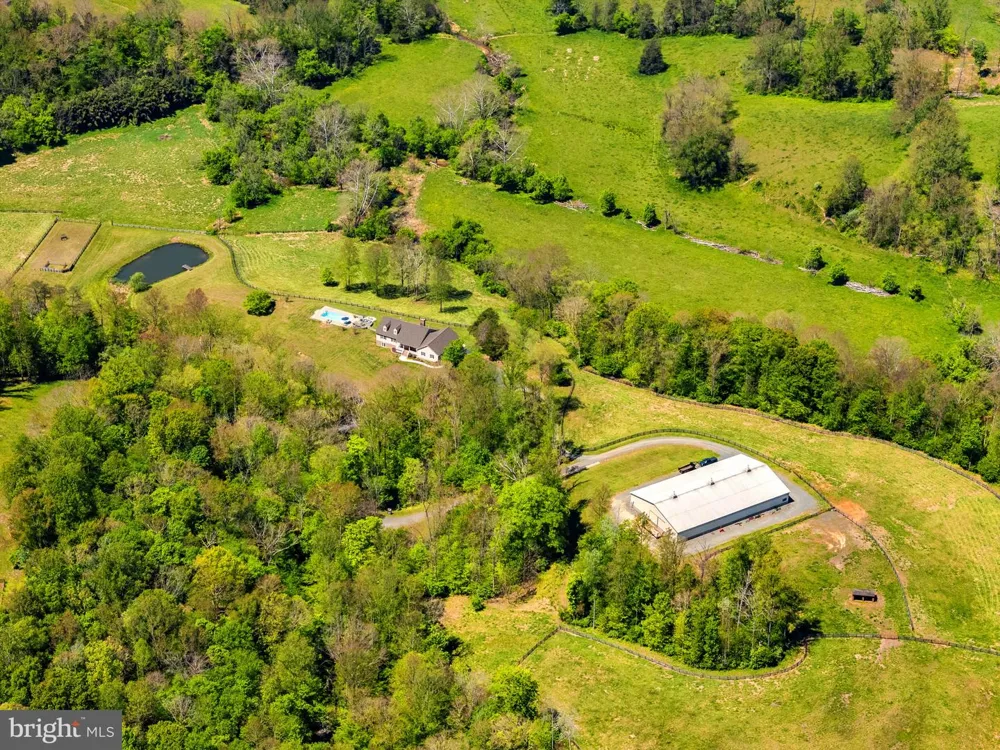 7312 OAK LANE Marshall, VA 20115