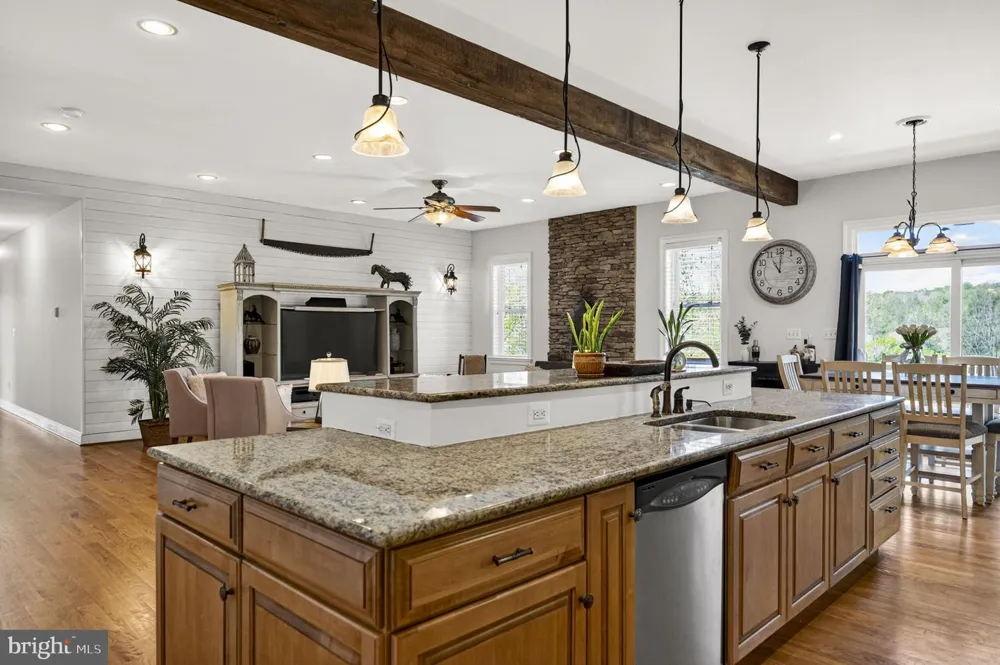 7312 OAK LANE Marshall, VA 20115