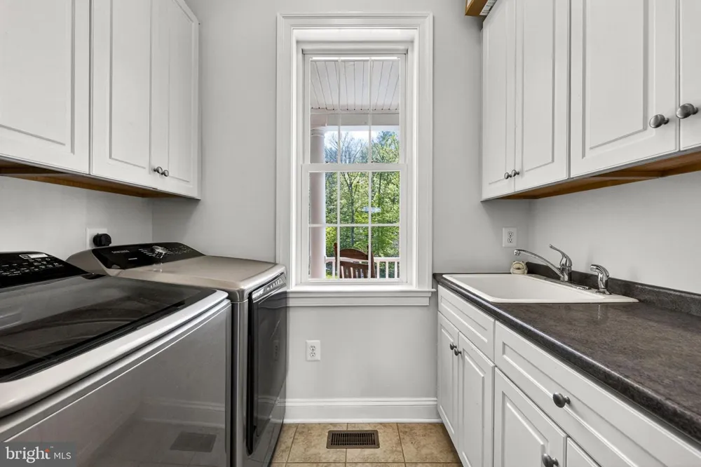 7312 OAK LANE Marshall, VA 20115