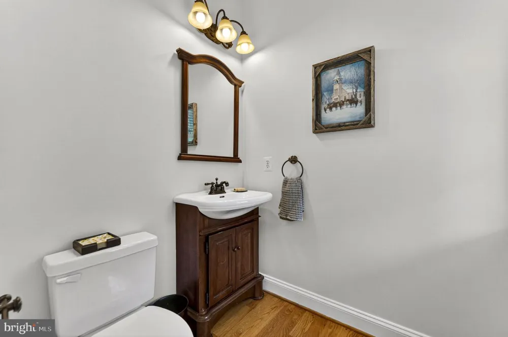 7312 OAK LANE Marshall, VA 20115