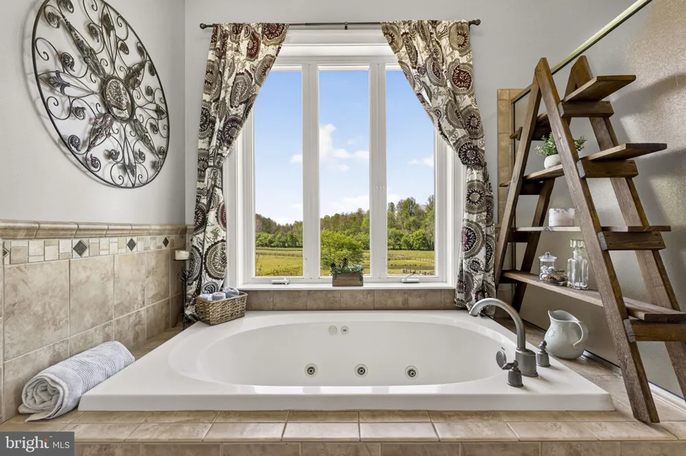 7312 OAK LANE Marshall, VA 20115