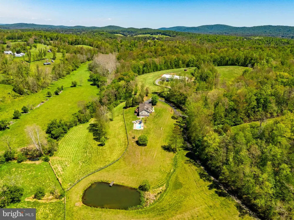 7312 OAK LANE Marshall, VA 20115