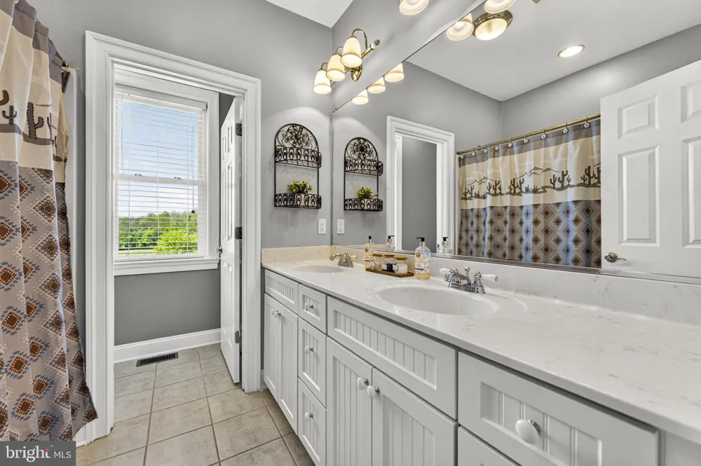 7312 OAK LANE Marshall, VA 20115