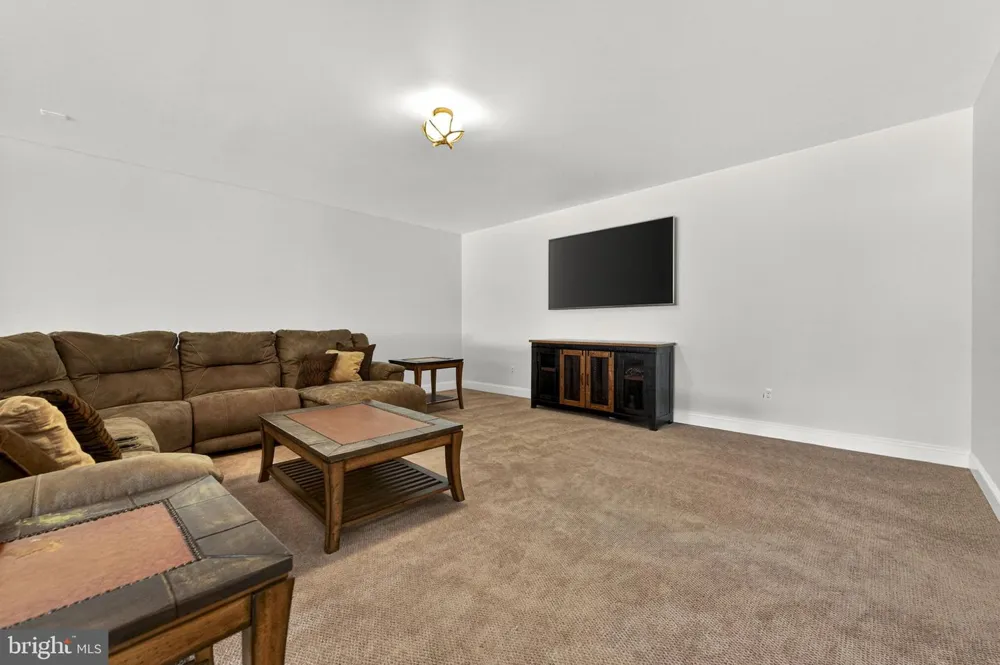 7312 OAK LANE Marshall, VA 20115