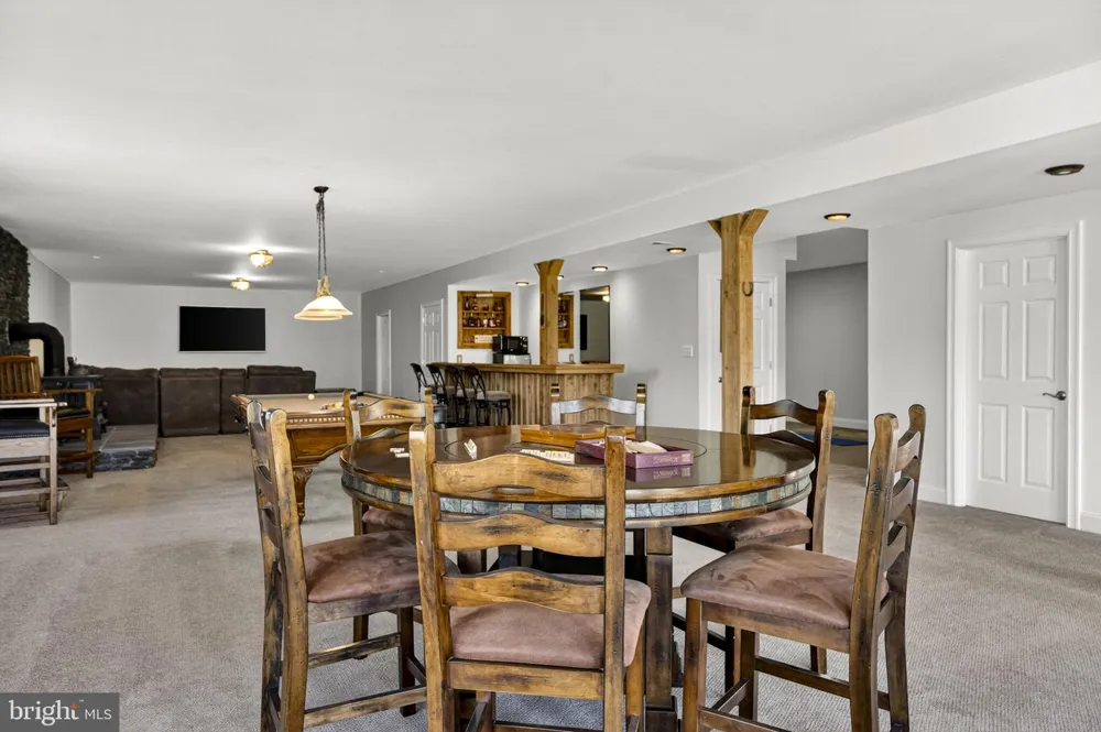7312 OAK LANE Marshall, VA 20115