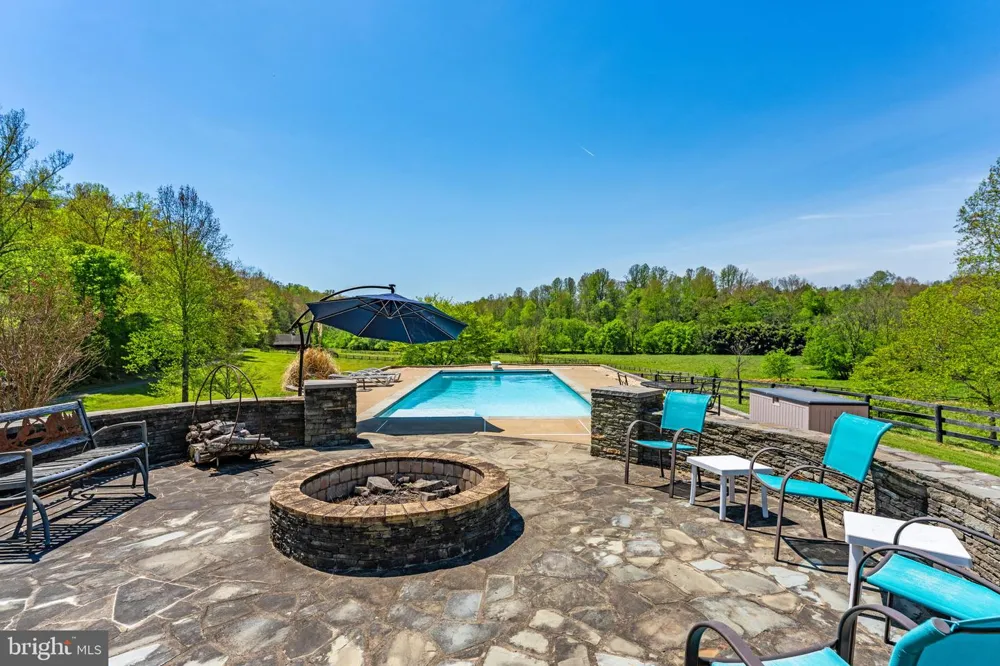 7312 OAK LANE Marshall, VA 20115