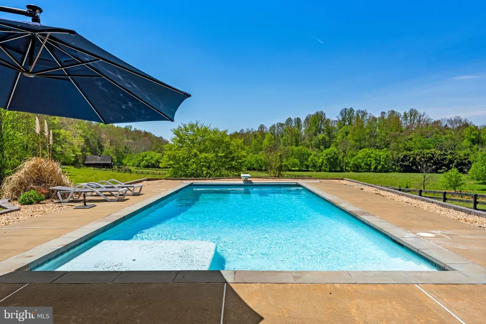 7312 OAK LANE Marshall, VA 20115