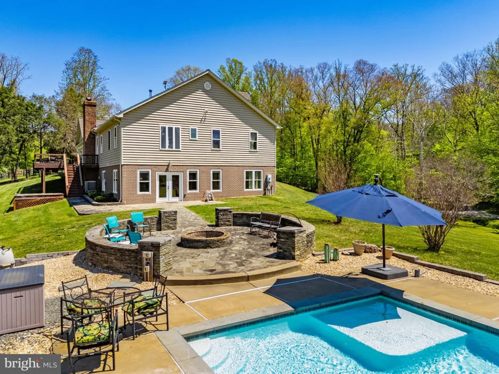 7312 OAK LANE Marshall, VA 20115