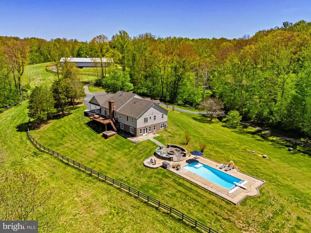 7312 OAK LANE Marshall, VA 20115