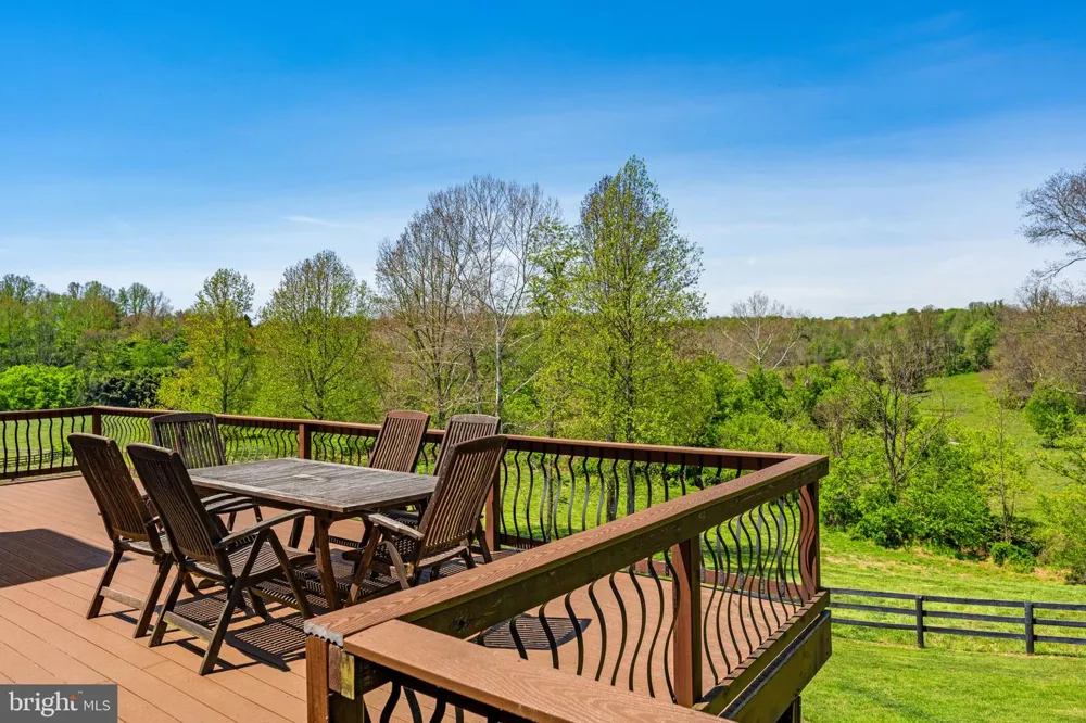 7312 OAK LANE Marshall, VA 20115
