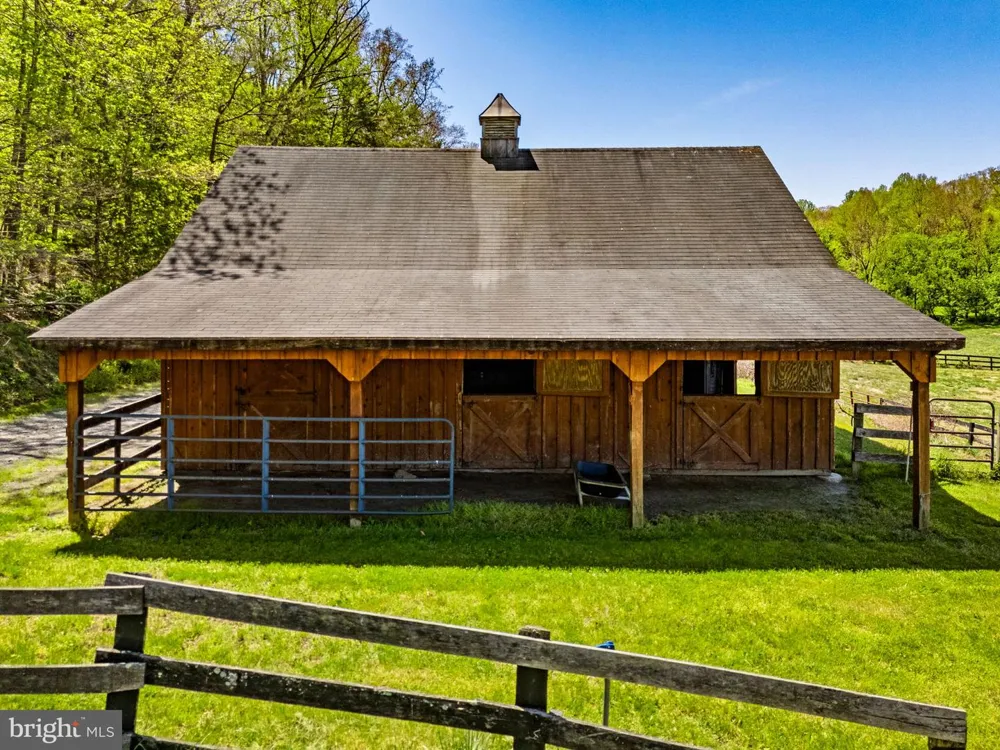 7312 OAK LANE Marshall, VA 20115