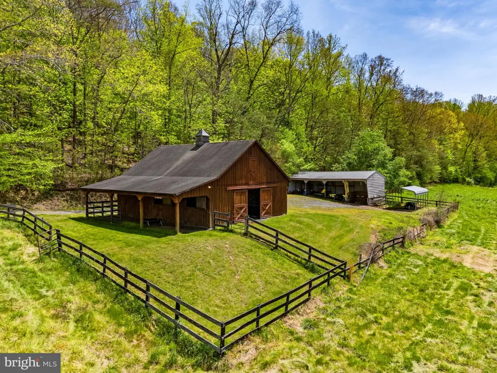 7312 OAK LANE Marshall, VA 20115