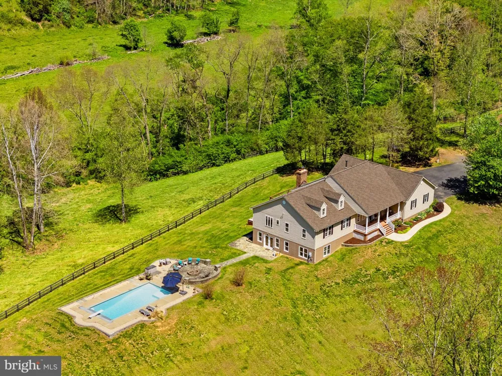 7312 OAK LANE Marshall, VA 20115