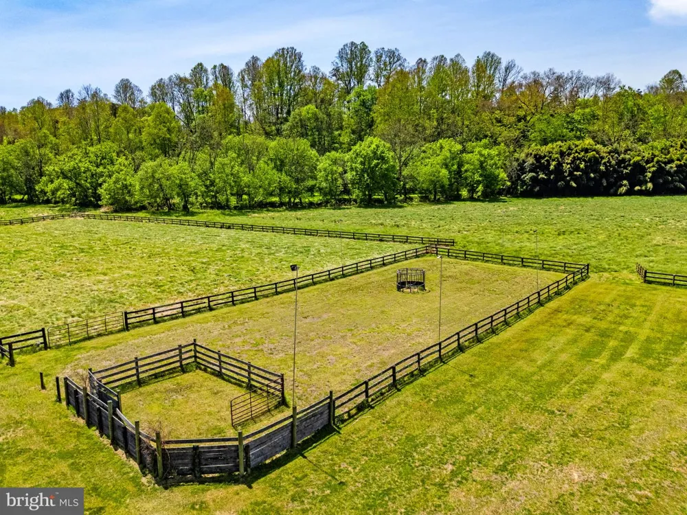 7312 OAK LANE Marshall, VA 20115