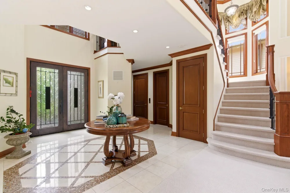 3 Olde Hamlet Drive Jericho, NY 11753