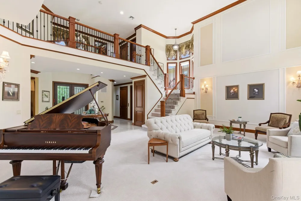 3 Olde Hamlet Drive Jericho, NY 11753