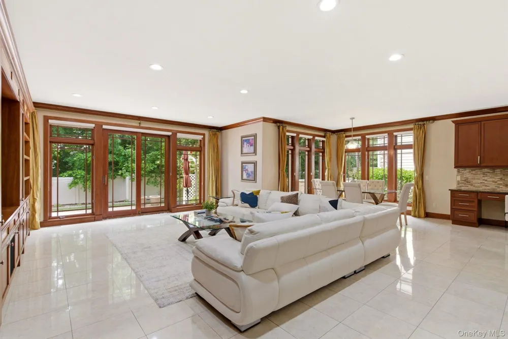 3 Olde Hamlet Drive Jericho, NY 11753