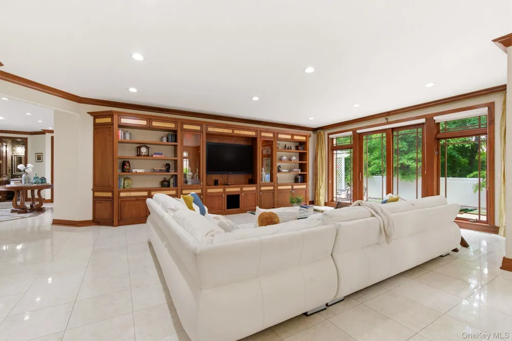 3 Olde Hamlet Drive Jericho, NY 11753