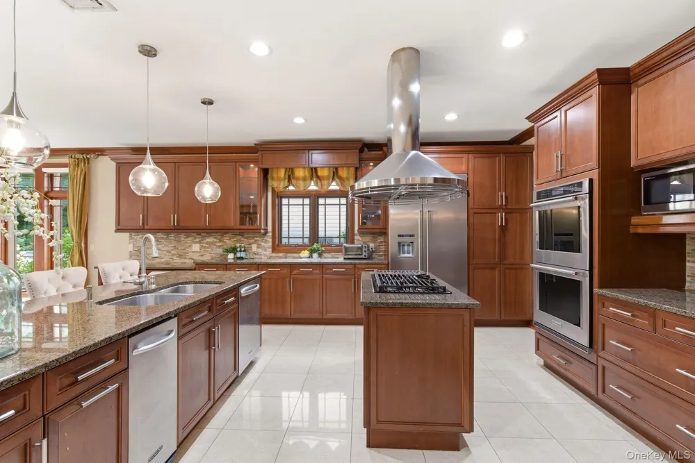 3 Olde Hamlet Drive Jericho, NY 11753