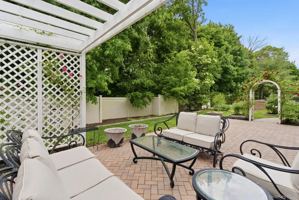 3 Olde Hamlet Drive Jericho, NY 11753