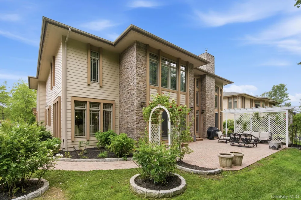 3 Olde Hamlet Drive Jericho, NY 11753