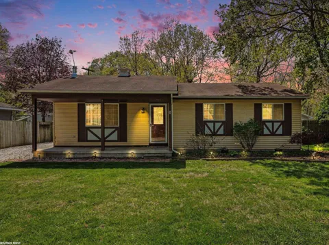 371 Colonial Lane