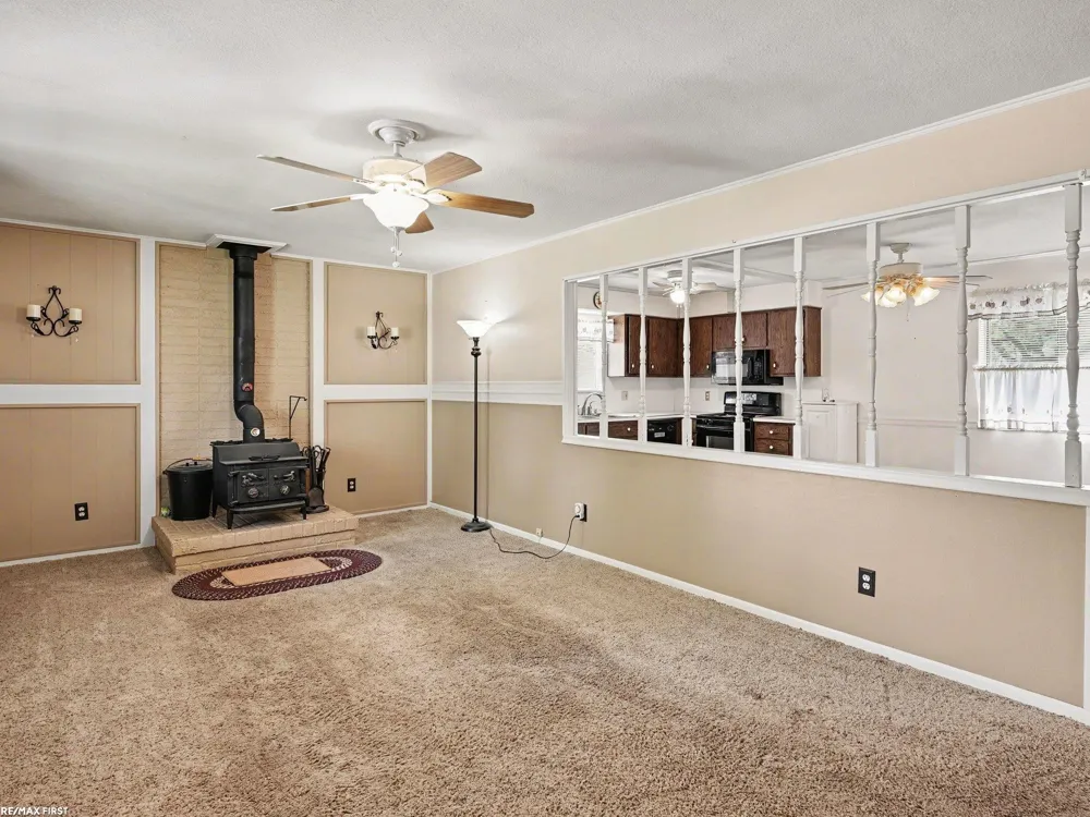 371 Colonial Lane Algonac City, MI 48001