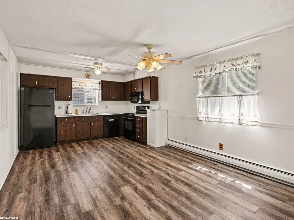 371 Colonial Lane Algonac City, MI 48001