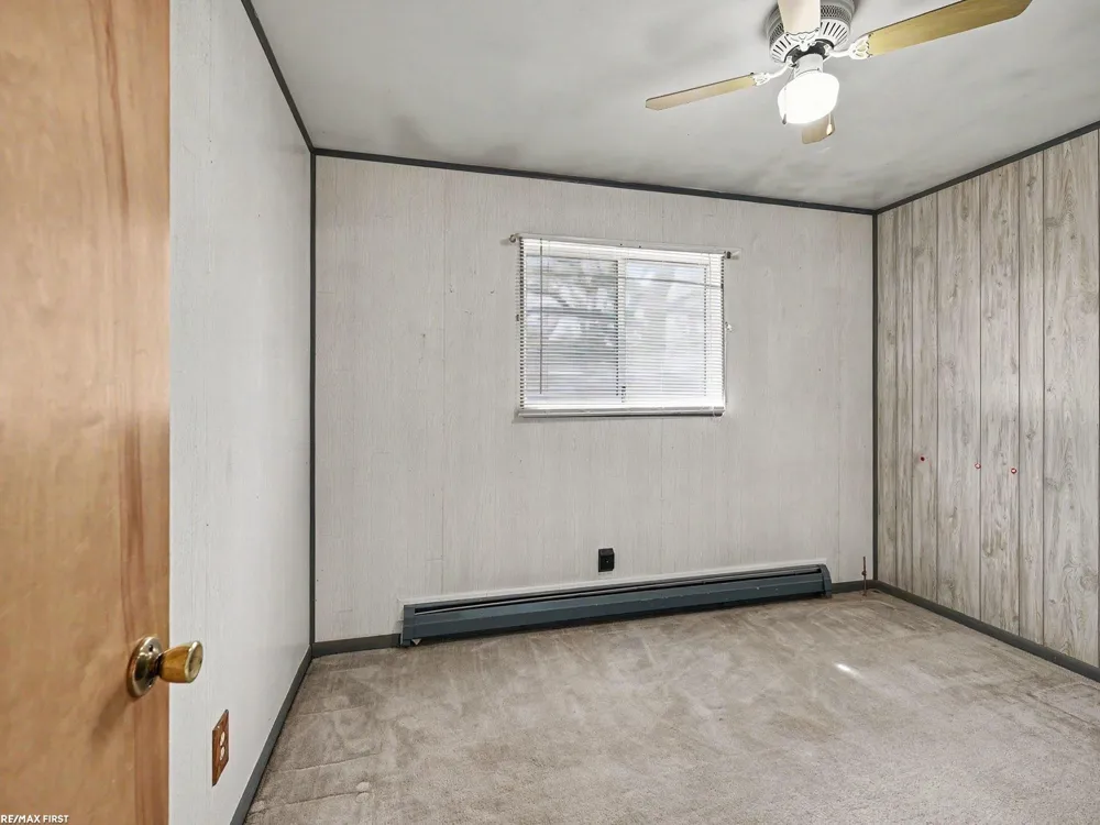 371 Colonial Lane Algonac City, MI 48001