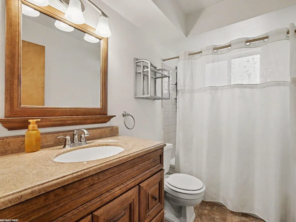 371 Colonial Lane Algonac City, MI 48001