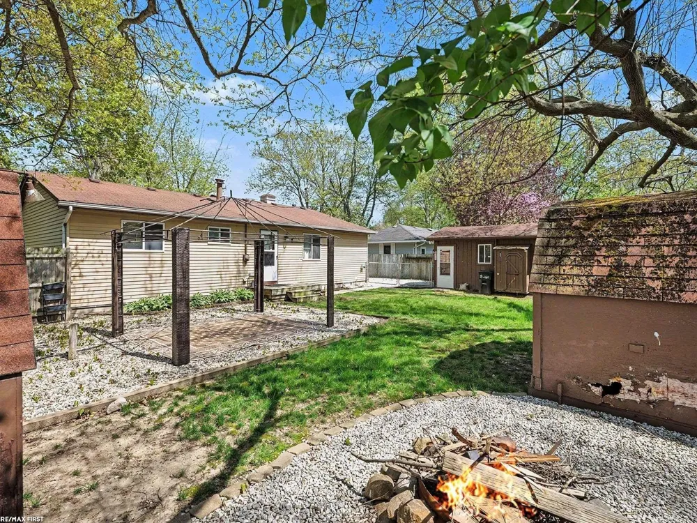 371 Colonial Lane Algonac City, MI 48001