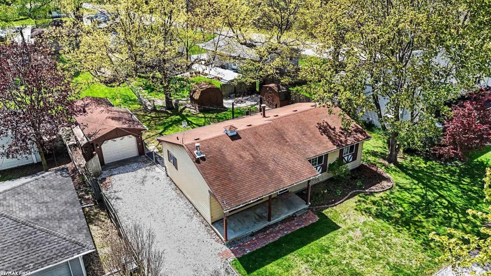 371 Colonial Lane Algonac City, MI 48001