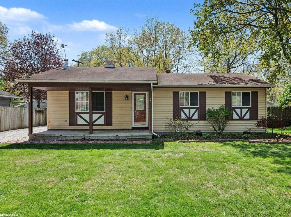 371 Colonial Lane Algonac City, MI 48001