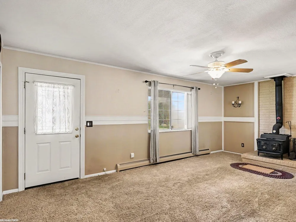 371 Colonial Lane Algonac City, MI 48001