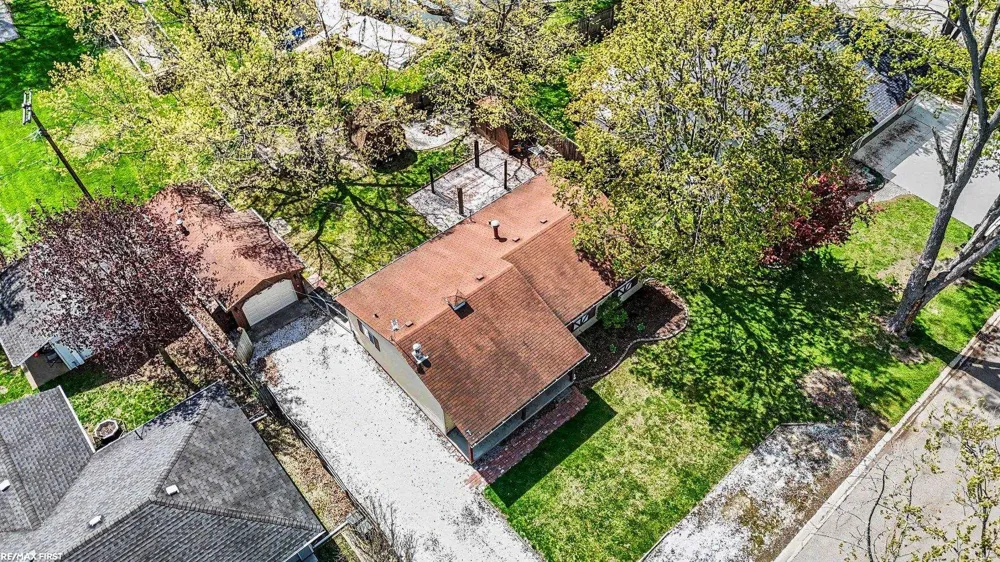 371 Colonial Lane Algonac City, MI 48001