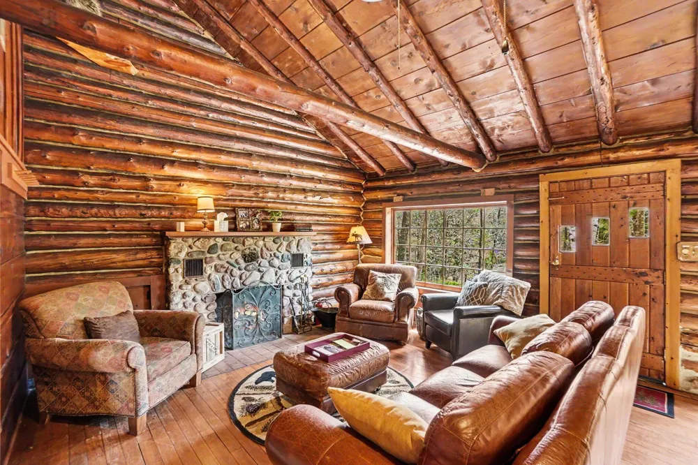 7235 E Ridge Road Branch Township, MI 49402