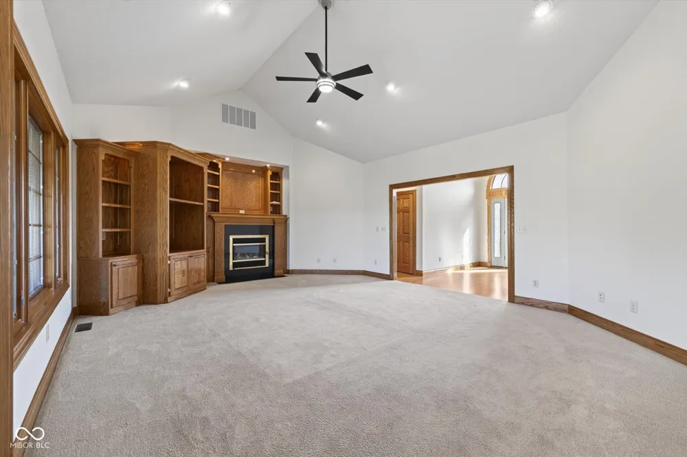 675 Auburn Ridge Drive Linton, IN 47441