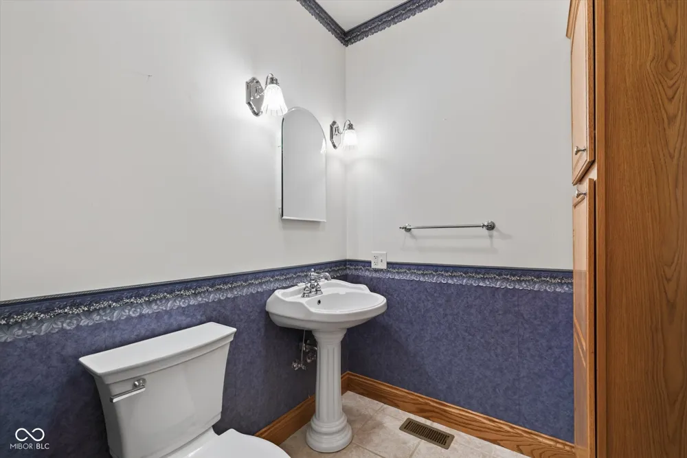 675 Auburn Ridge Drive Linton, IN 47441