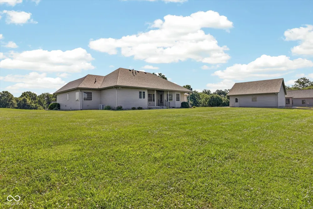 675 Auburn Ridge Drive Linton, IN 47441